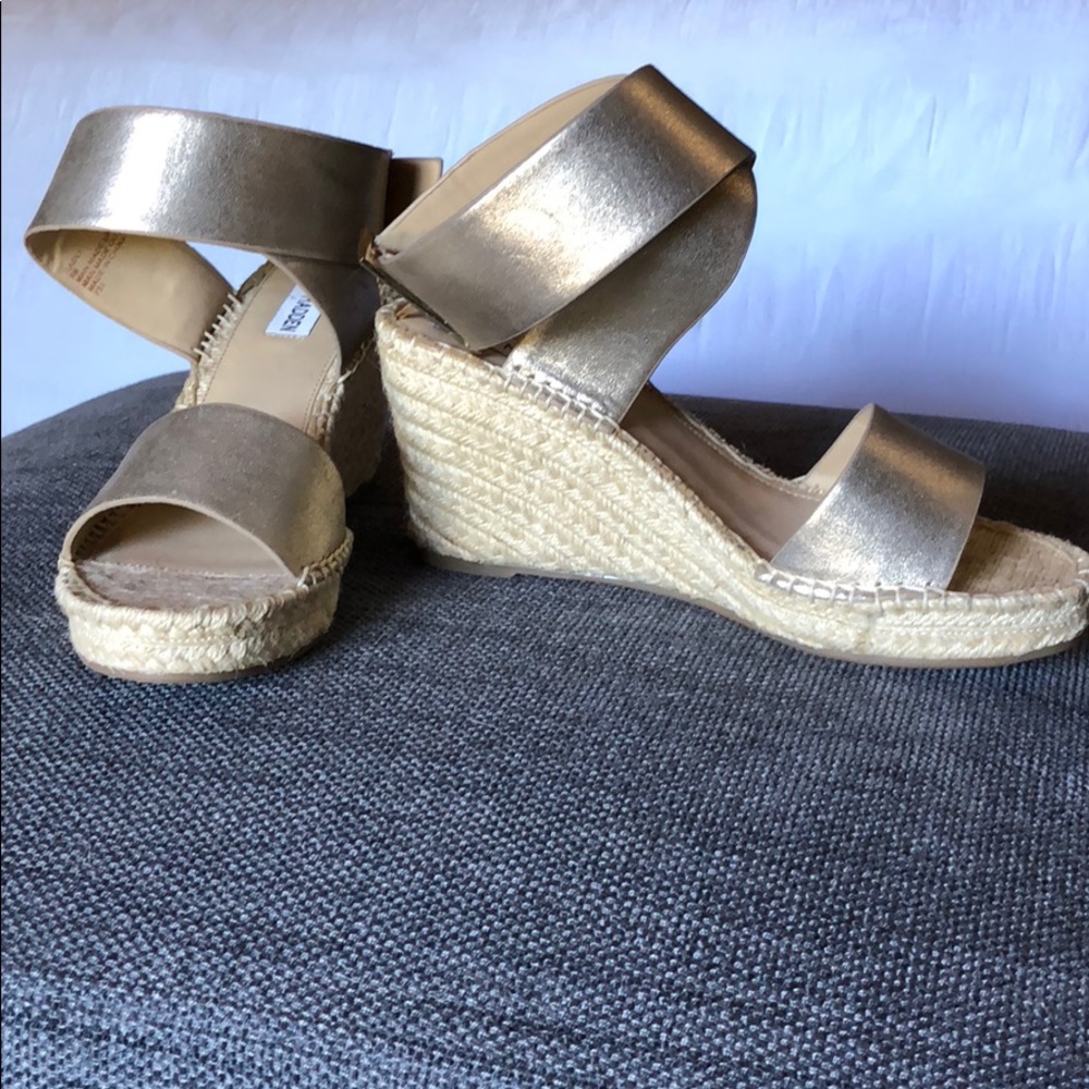 Steve Madden Espadrille Wedge 
Never worn